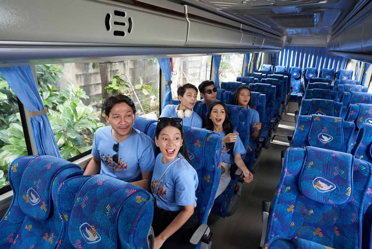 bus pariwisata 30 kursi